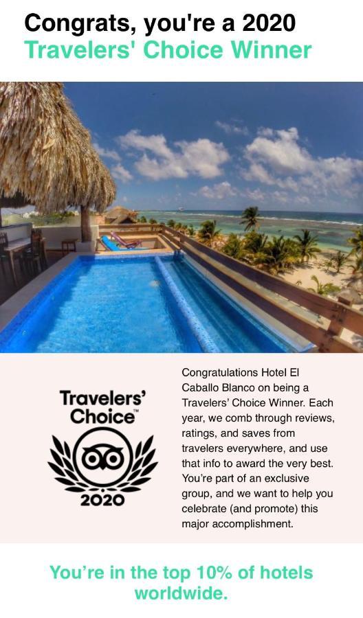 Hotel El Caballo Blanco 마아우알 외부 사진